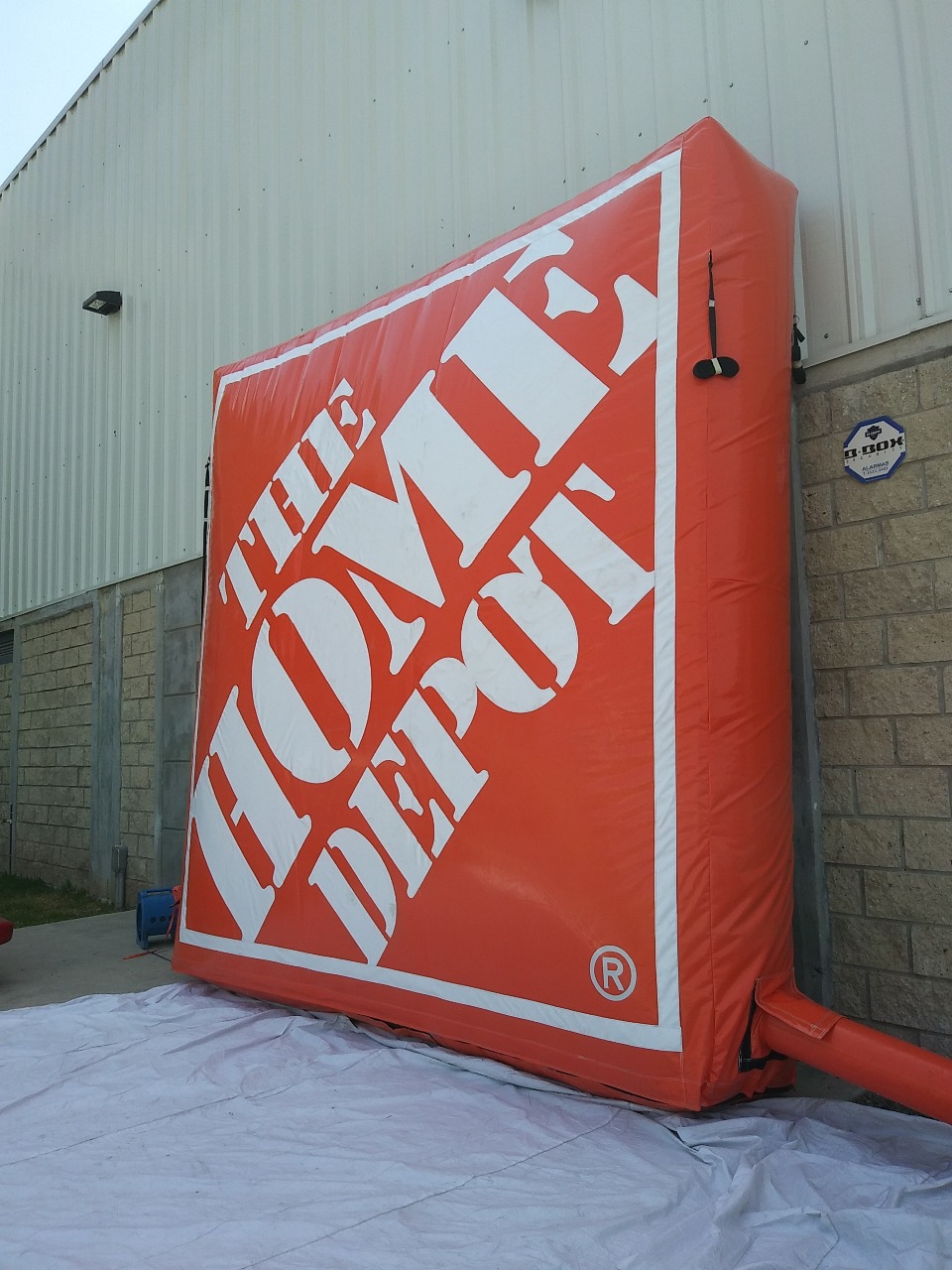 RÉPLICA-INFLABLE-HOME-DEPOT